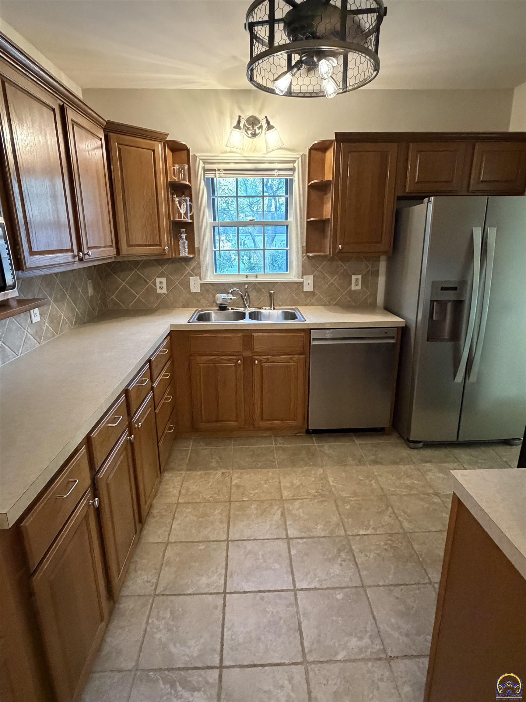 1812 Southwest Webster Avenue Topeka, KS 66604 - Photo 4 of 25