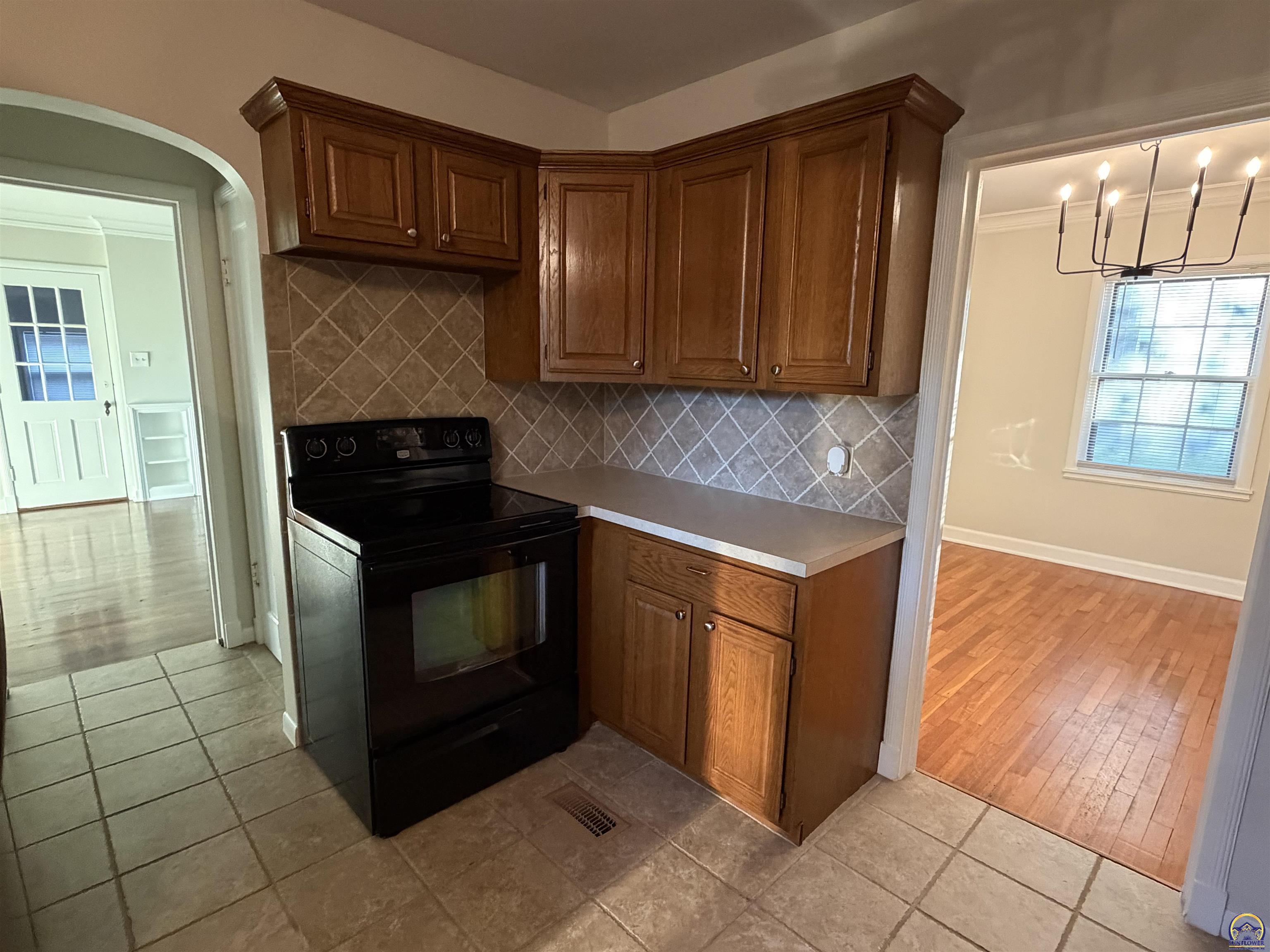 1812 Southwest Webster Avenue Topeka, KS 66604 - Photo 5 of 25
