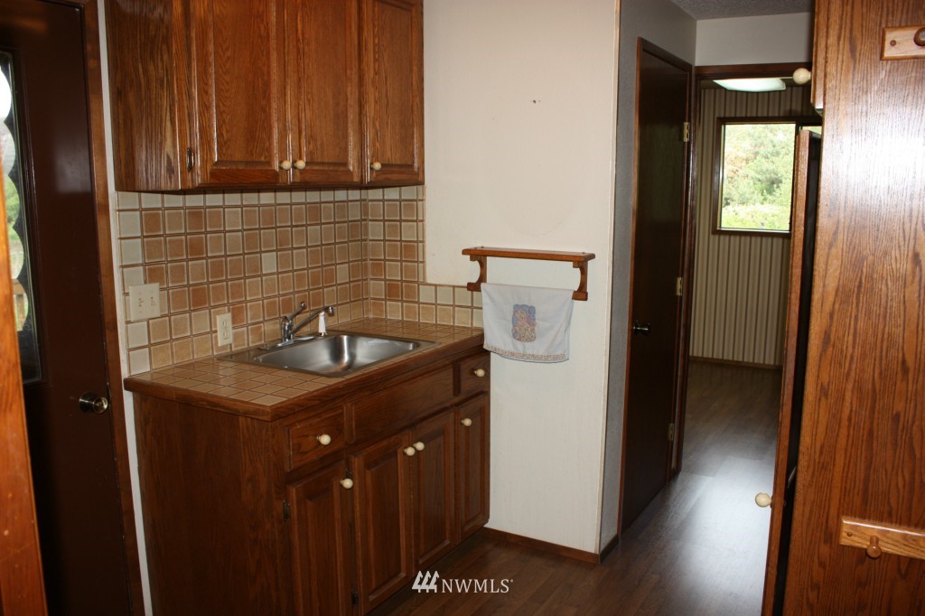 9565 Swartwood Road Sumas, WA 98295 - Photo 4 of 22
