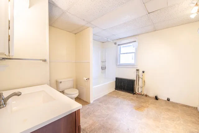 $1,850 | 54 Mowry Avenue, Norwich, CT 06360