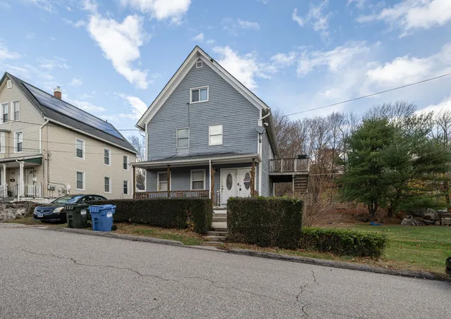 $1,850 | 54 Mowry Avenue, Norwich, CT 06360