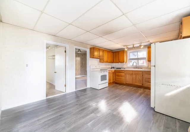 $1,850 | 54 Mowry Avenue, Norwich, CT 06360