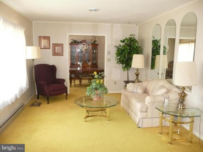 5502 Bonnie Brook Road Cambridge, MD 21613 - Photo 2 of 18 Living Room