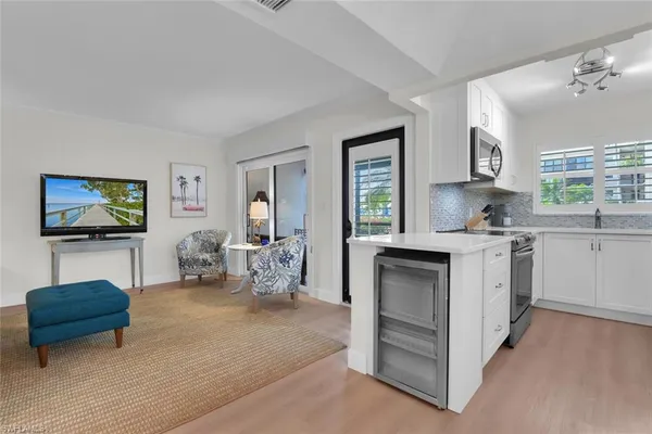 $8,500 | 3200 Gulf Shore Boulevard North, Unit 105, Naples, FL 34103