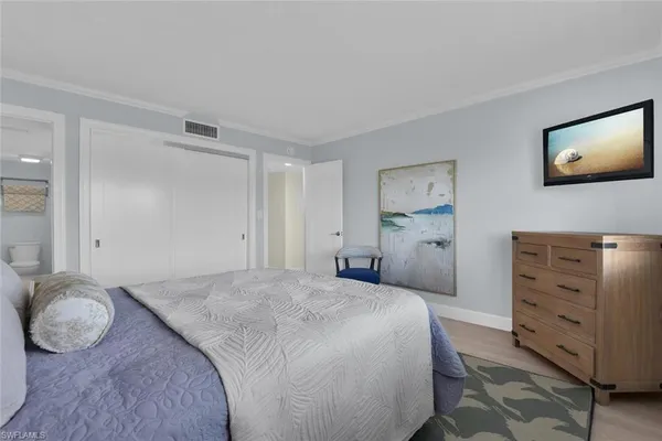 $8,500 | 3200 Gulf Shore Boulevard North, Unit 105, Naples, FL 34103