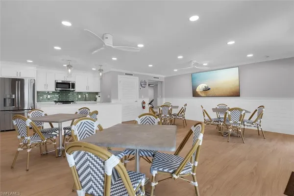 $8,500 | 3200 Gulf Shore Boulevard North, Unit 105, Naples, FL 34103