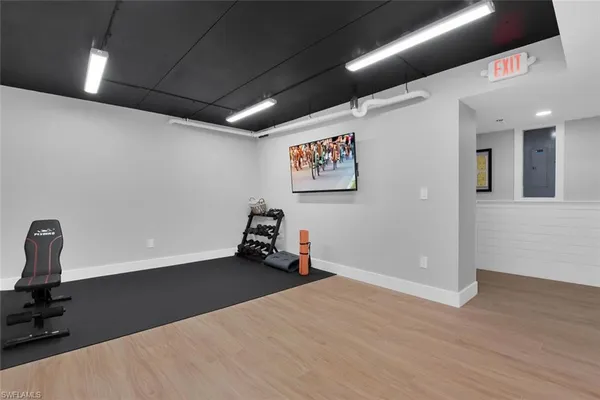 $8,500 | 3200 Gulf Shore Boulevard North, Unit 105, Naples, FL 34103