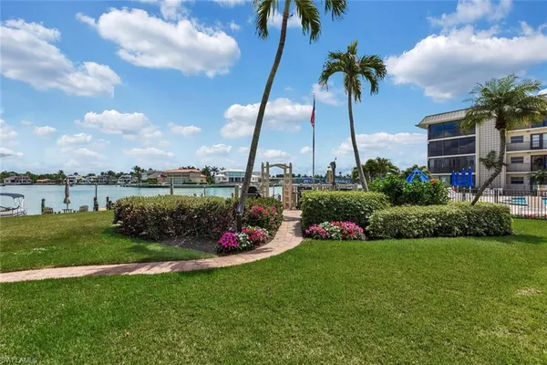 $8,500 | 3200 Gulf Shore Boulevard North, Unit 105, Naples, FL 34103