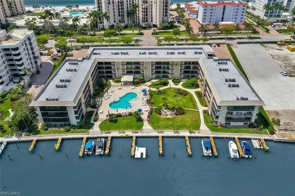 $8,500 | 3200 Gulf Shore Boulevard North, Unit 105, Naples, FL 34103