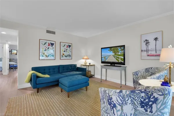 $8,500 | 3200 Gulf Shore Boulevard North, Unit 105, Naples, FL 34103