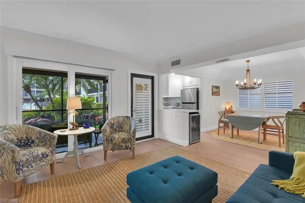 $8,500 | 3200 Gulf Shore Boulevard North, Unit 105, Naples, FL 34103