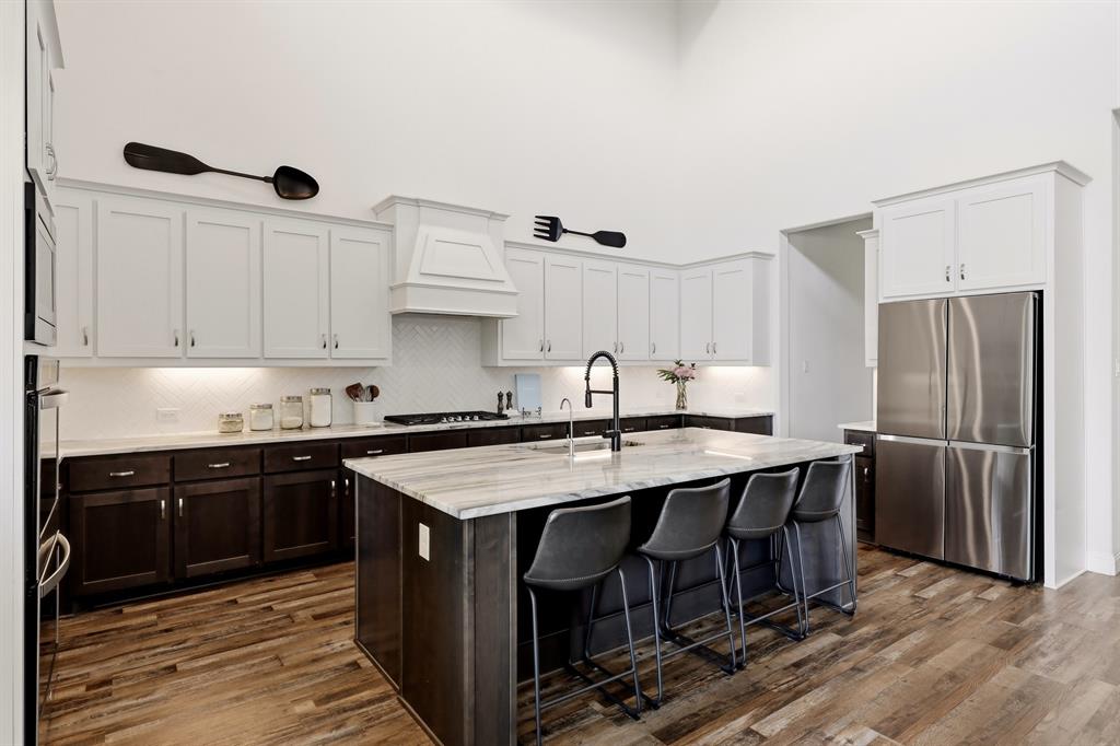 1313 Kirkwood Road Rockwall, TX 75087 - Photo 14 of 39 Love this kitchen island!