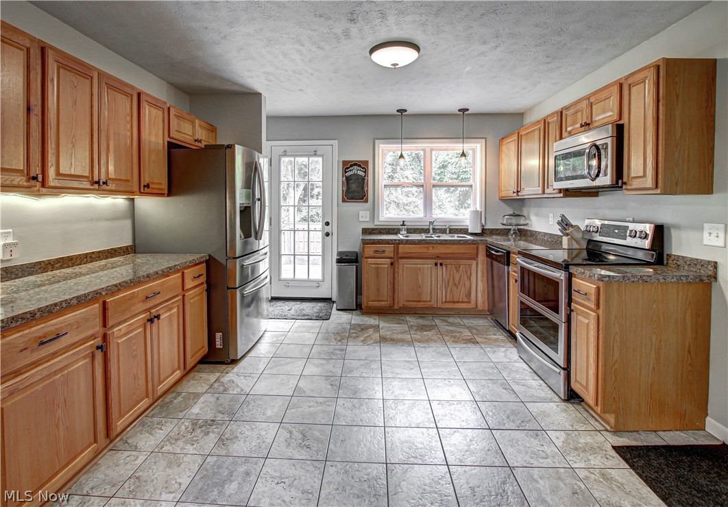 10107 Johnnycake Ridge Road Painesville, OH 44077 - Photo 7 of 35