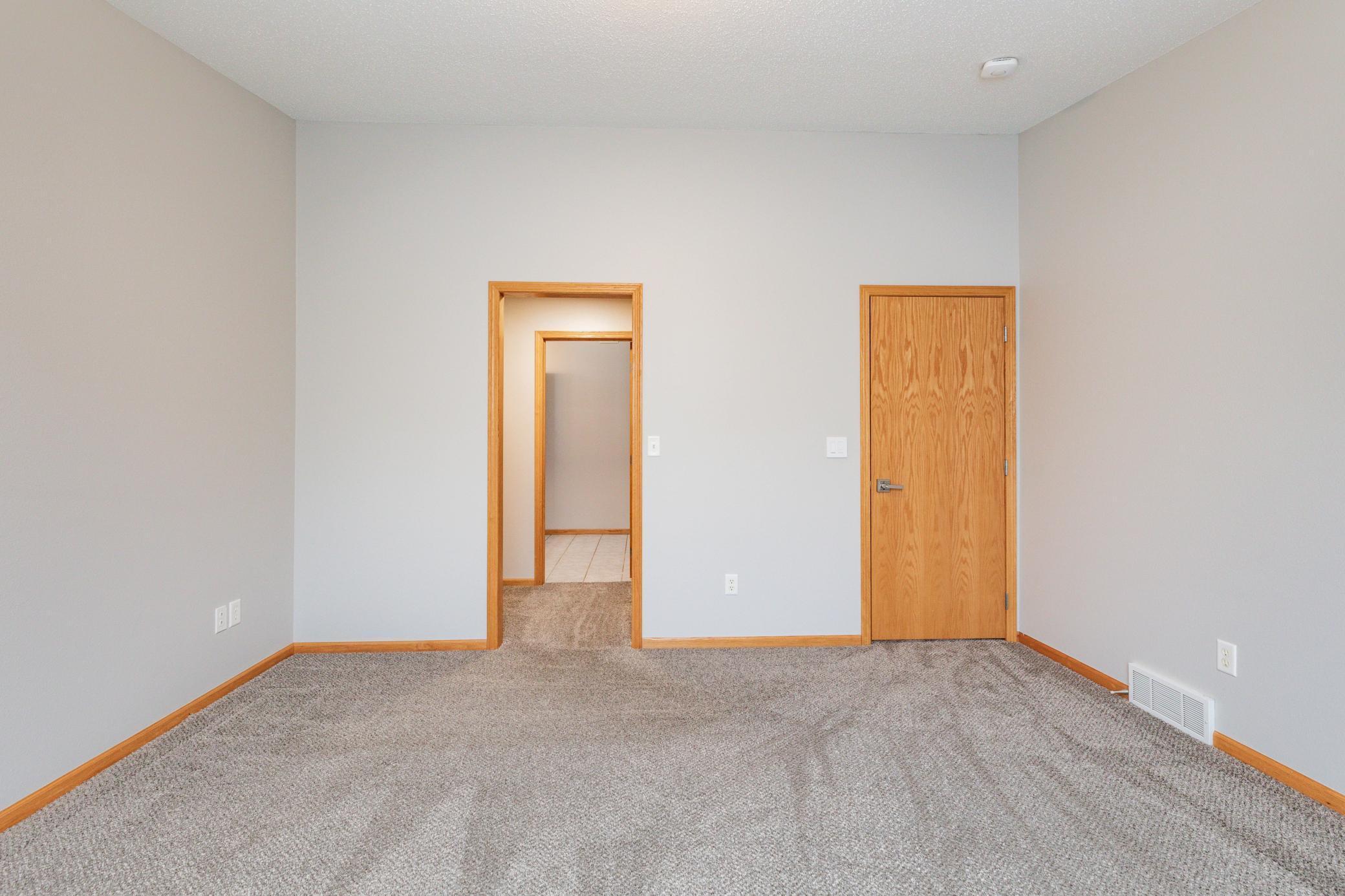 3594 Taylor Street South Fargo, ND 58104 - Photo 14 of 36