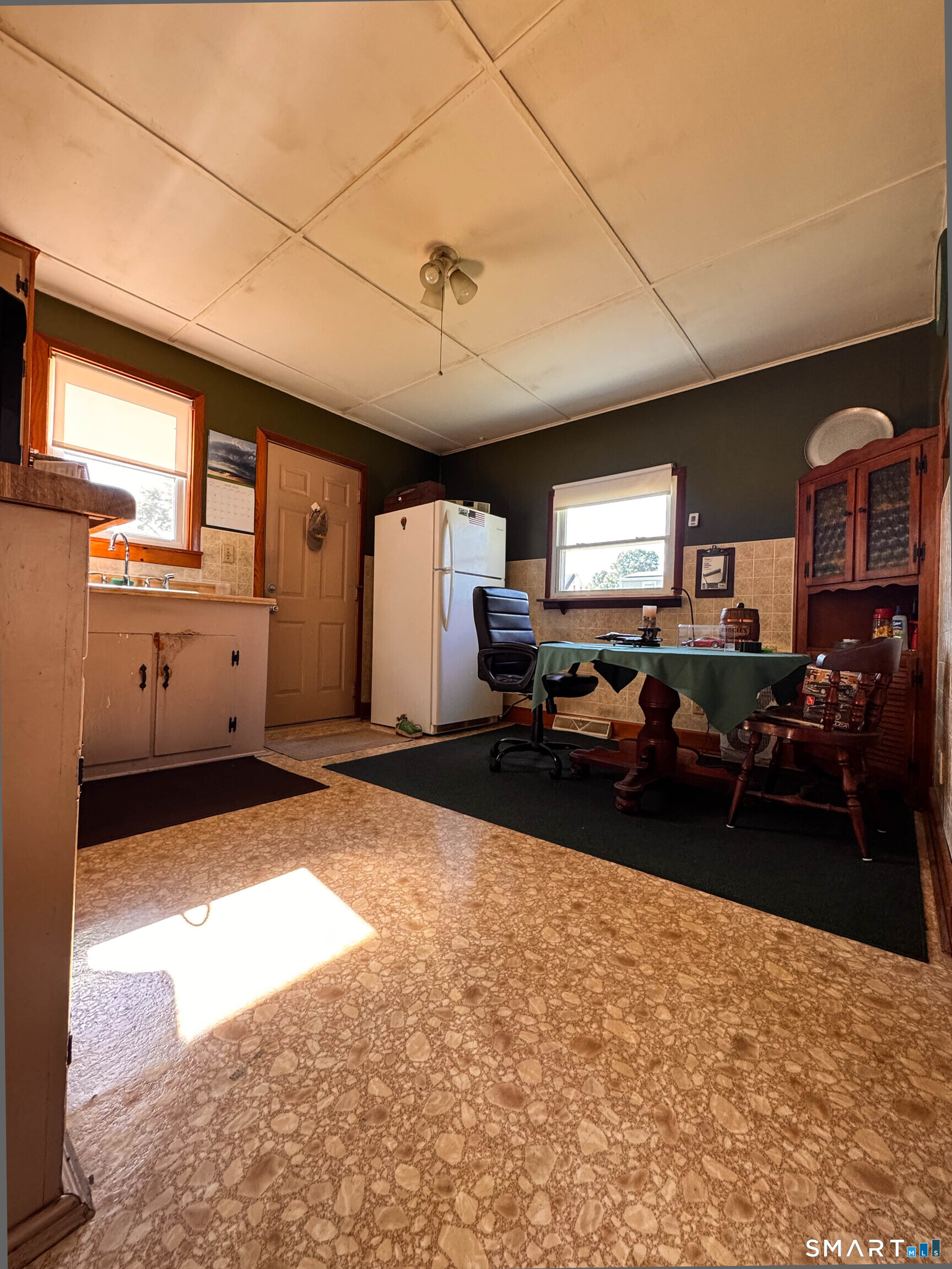 17 Fulton Street New Britain, CT 06051 - Photo 5 of 27