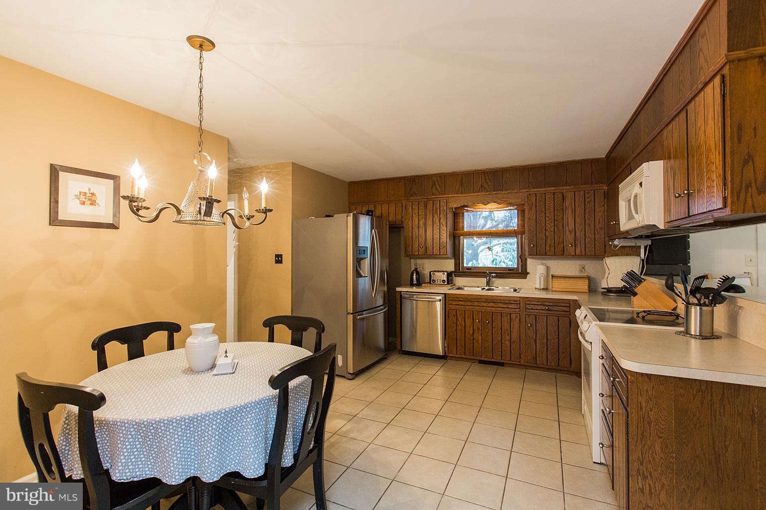 620 Candlewyck Road Lancaster, PA 17601 - Photo 13 of 47 formal kitchen