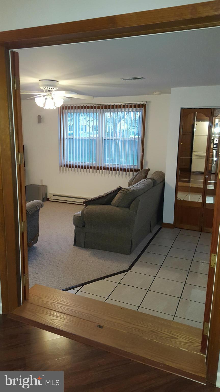 2300 Maple Road Baltimore, MD 21219 - Photo 9 of 22 Family Room