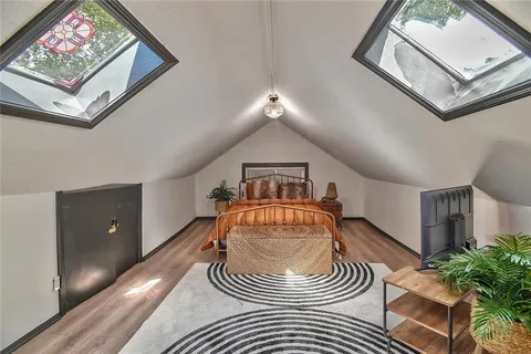 $375,000 | 703 East 43rd Street, Kansas City, MO 64110