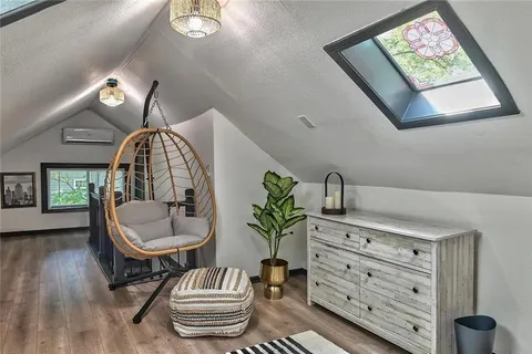 $375,000 | 703 East 43rd Street, Kansas City, MO 64110