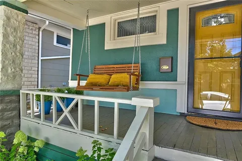 $375,000 | 703 East 43rd Street, Kansas City, MO 64110