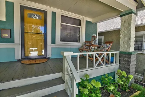 $375,000 | 703 East 43rd Street, Kansas City, MO 64110