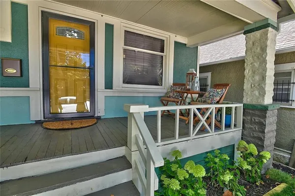 $359,950 | 703 East 43rd Street, Kansas City, MO 64110