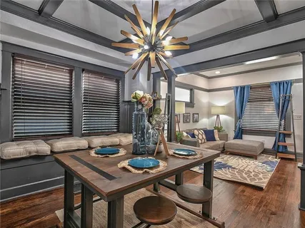 $359,950 | 703 East 43rd Street, Kansas City, MO 64110