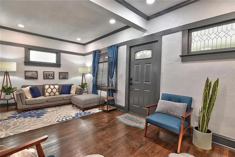 $375,000 | 703 East 43rd Street, Kansas City, MO 64110