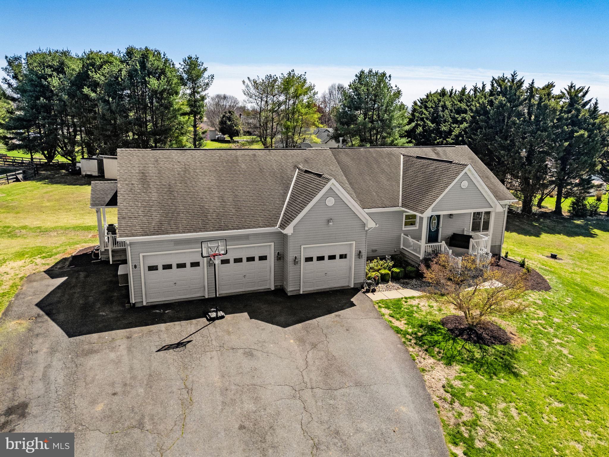 7453 Opal Road Warrenton, VA 20186 - Photo 5 of 53 Gallery Image 5