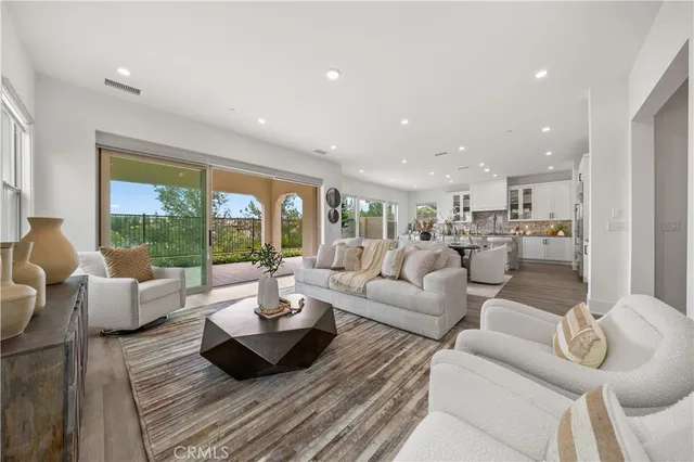 $9,800 | 59 Longchamp, Irvine, CA 92602