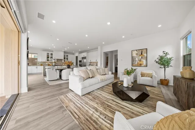 $9,800 | 59 Longchamp, Irvine, CA 92602