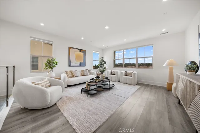 $9,800 | 59 Longchamp, Irvine, CA 92602