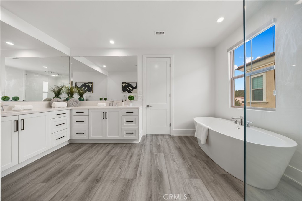 59 Longchamp Irvine, CA 92602 - Photo 23 of 31