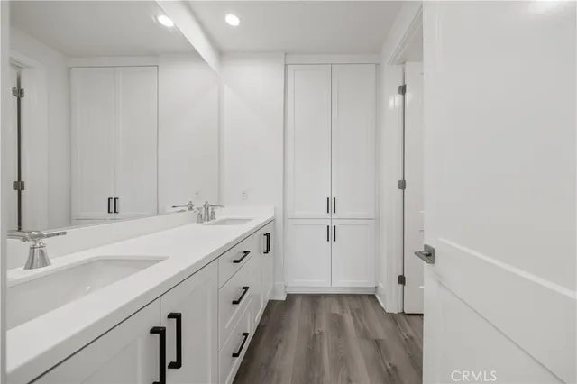 $9,800 | 59 Longchamp, Irvine, CA 92602