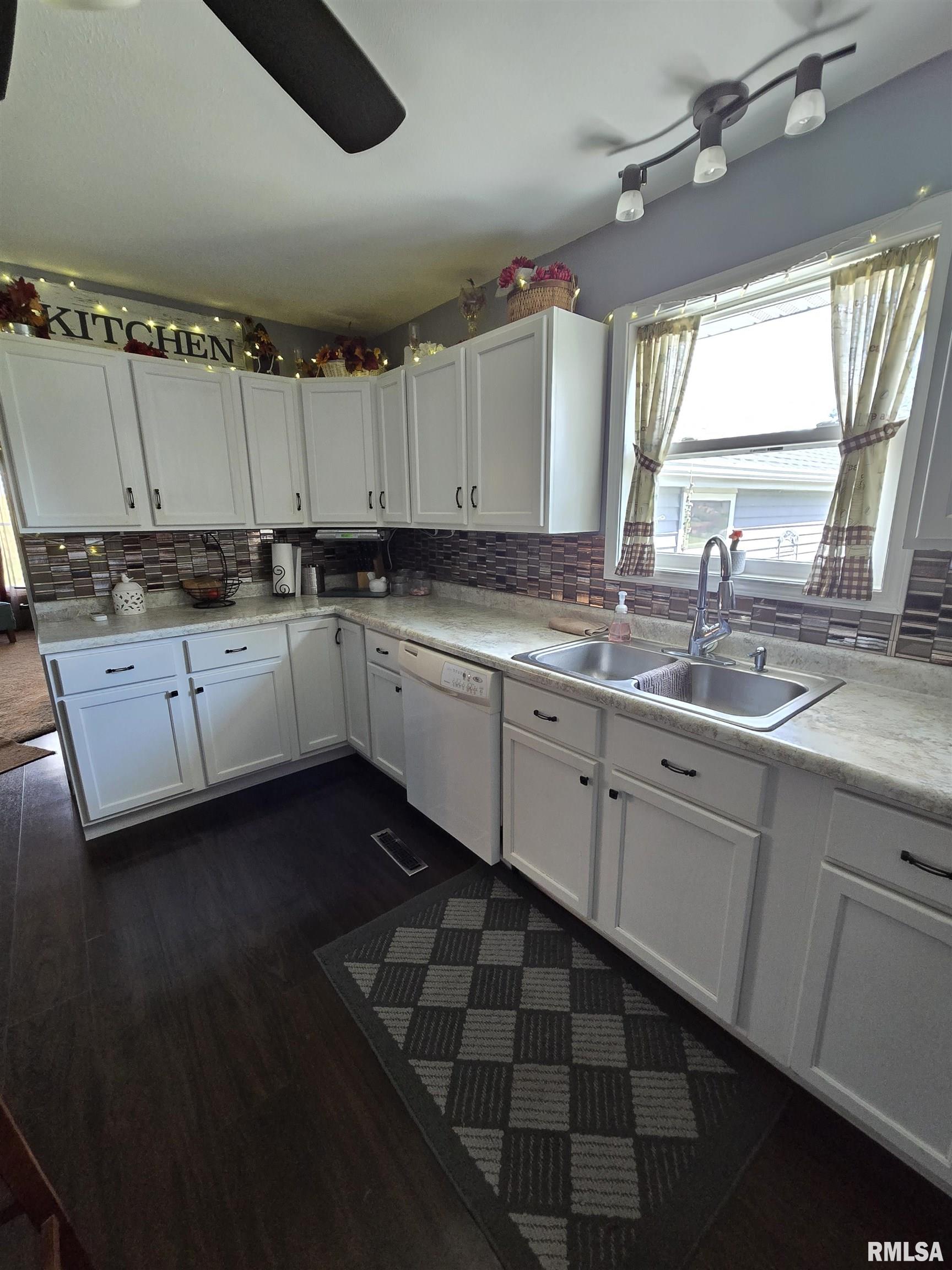 558 130th Street Avon, IL 61415 - Photo 10 of 38 Gallery Image 10