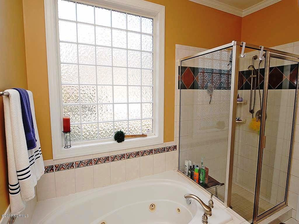 416 Rivage Promenade Wilmington, NC 28412 - Photo 15 of 51 Whirlpool & Sep. Shower