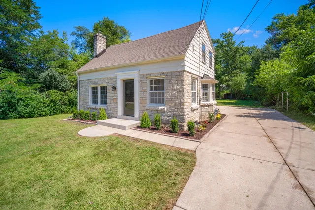 $299,999 | 8104 North 44th Street, Brown Deer, WI 53223