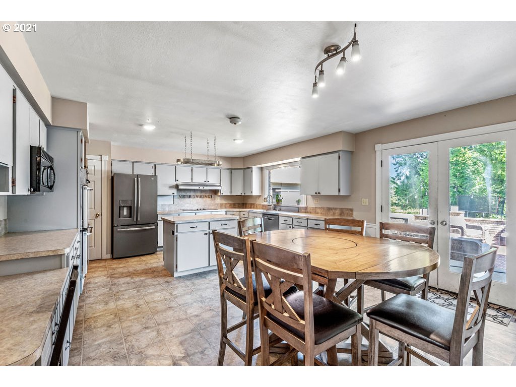 211 Walker Road Kelso, WA 98626 - Photo 12 of 32 Gallery Image 12