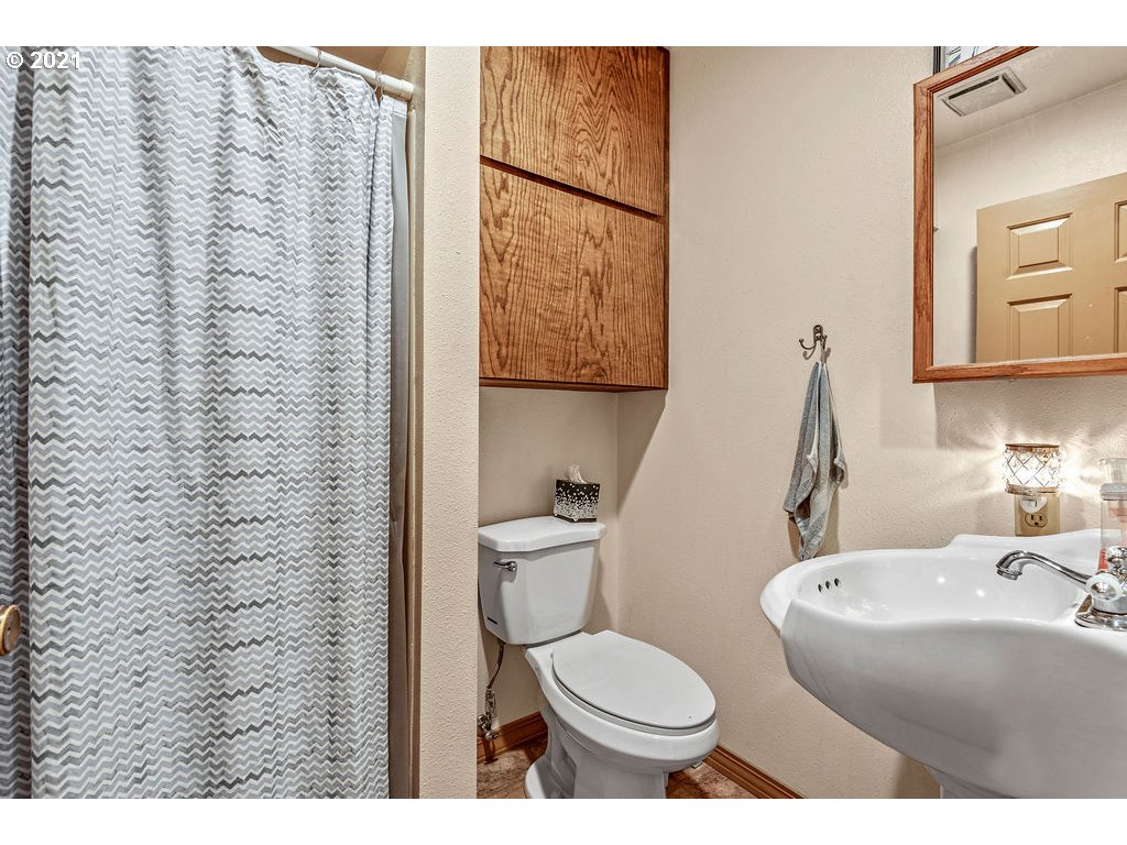 211 Walker Road Kelso, WA 98626 - Photo 14 of 32 Gallery Image 14