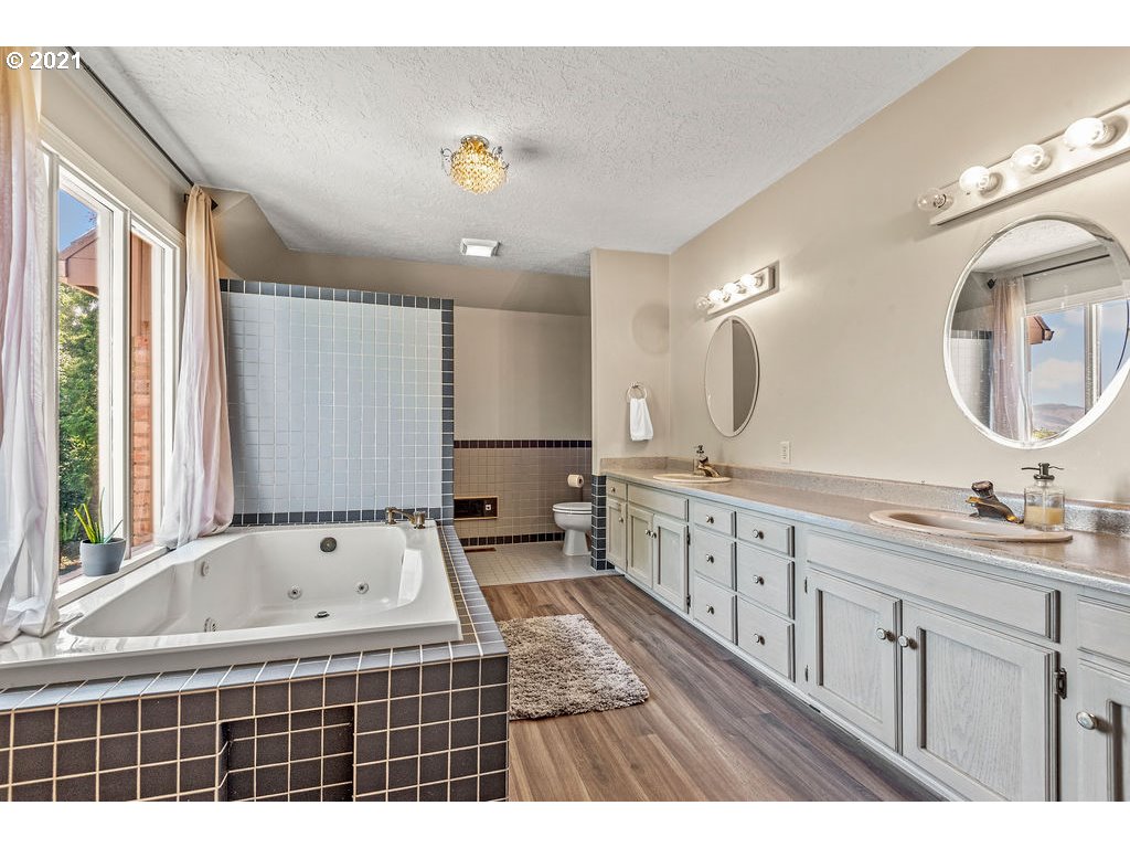 211 Walker Road Kelso, WA 98626 - Photo 17 of 32 Gallery Image 17