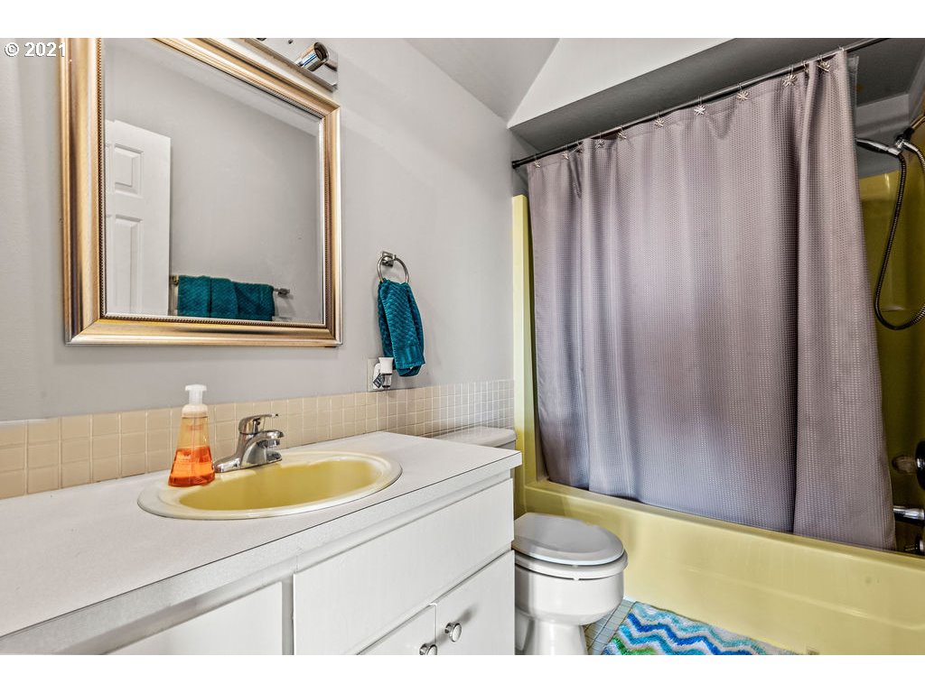 211 Walker Road Kelso, WA 98626 - Photo 26 of 32 Gallery Image 26