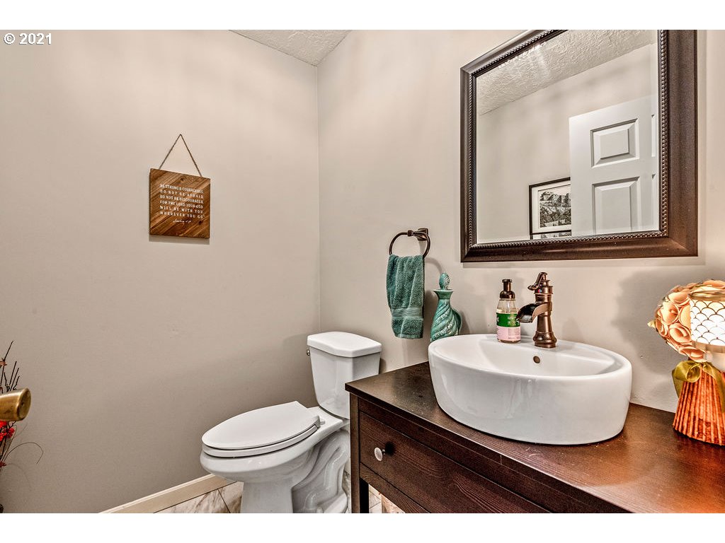 211 Walker Road Kelso, WA 98626 - Photo 10 of 32 Gallery Image 10