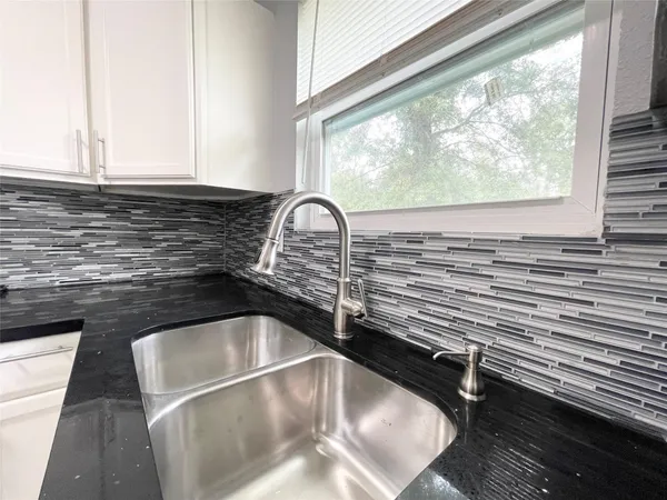 a view of utility room