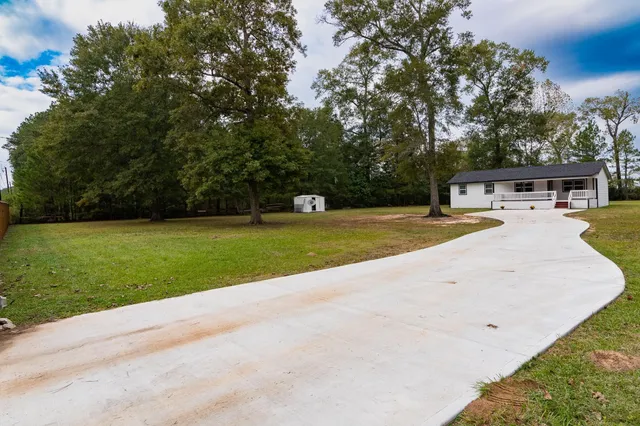 $2,400 | 2036 County Road 3434N North, Cleveland, TX 77327