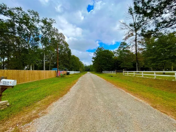 $2,000 | 2036 County Road 3434N North, Cleveland, TX 77327