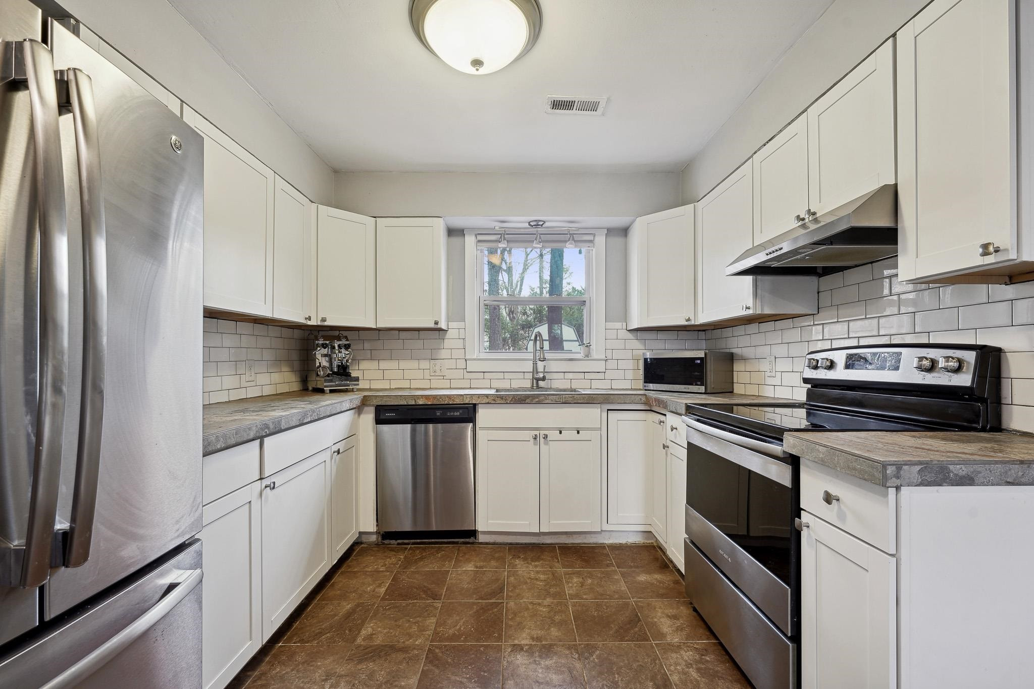 5218 Duraleigh Road Raleigh, NC 27612 - Photo 8 of 27 Photo 8