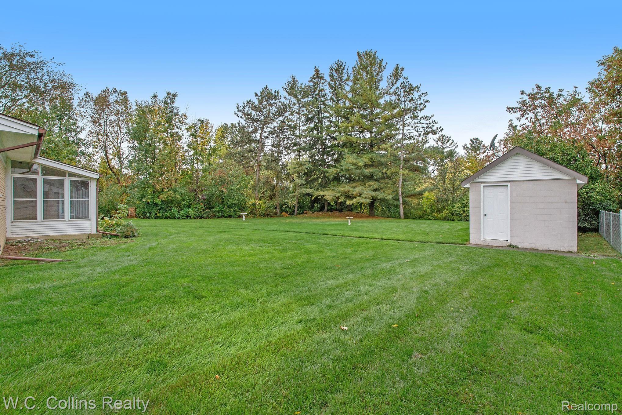 46535 Garfield Road Macomb, MI 48044 - Photo 16 of 16 16 Back yard.jpg