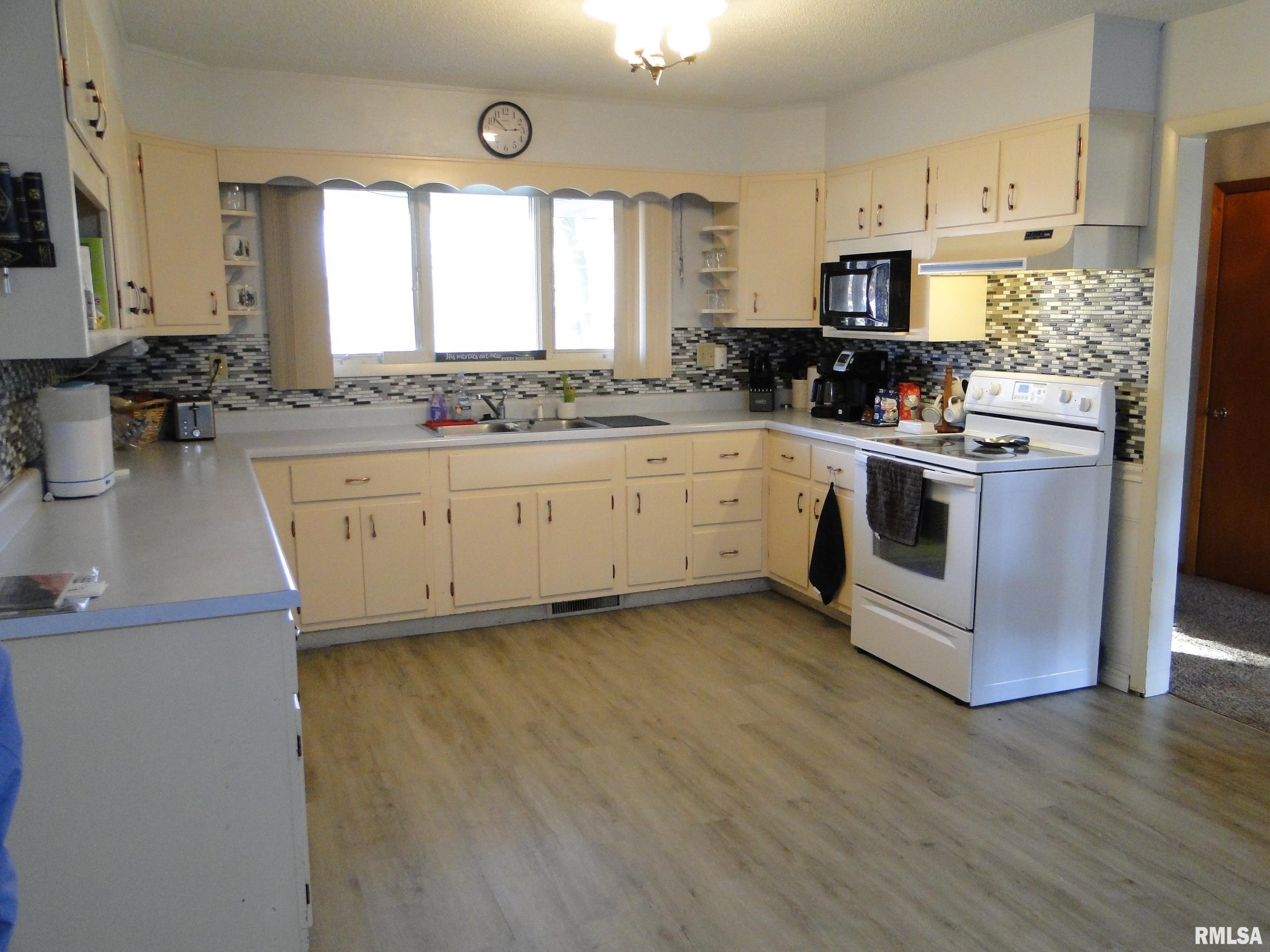 1160 North Coal Road Colchester, IL 62326 - Photo 8 of 27 Gallery Image 8