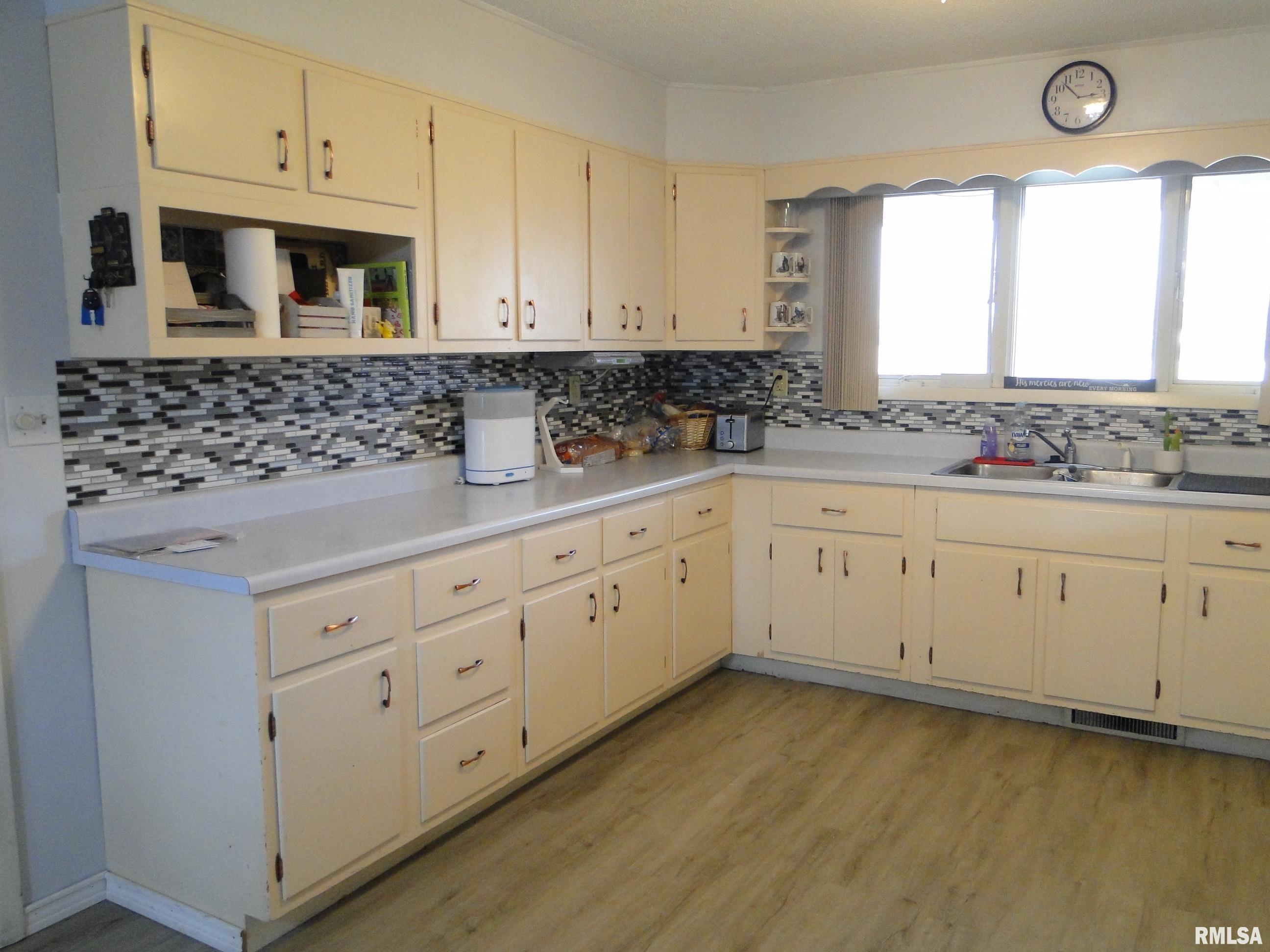 1160 North Coal Road Colchester, IL 62326 - Photo 9 of 27 Gallery Image 9