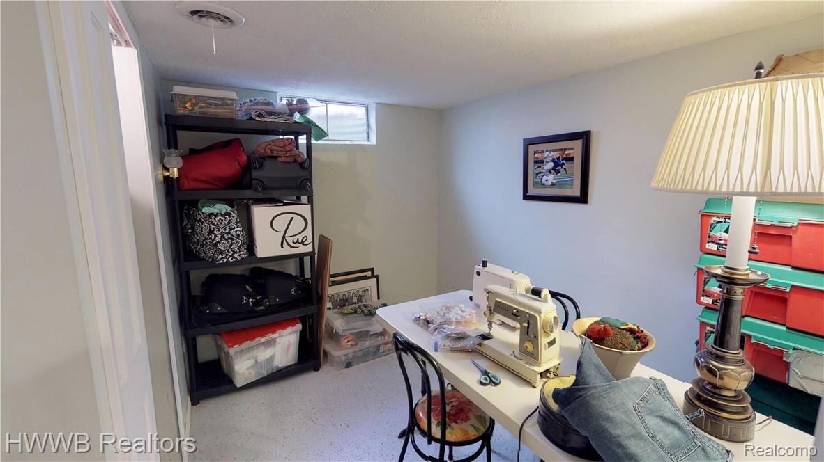 390 East Maryknoll Road Rochester, MI 48309 - Photo 24 of 38 Welcome-To-390-E-Maryknoll-Road-In-Rochester-Hills-25-Crafts-Room-Bedroom.jpg